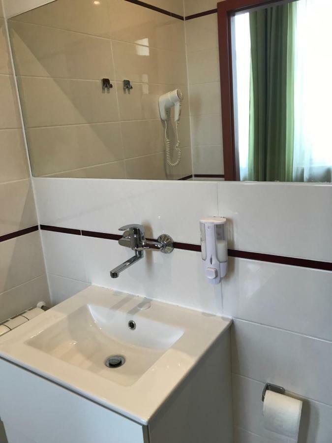 Alabastro Bed & Breakfast Tomaszów Mazowiecki Eksteriør bilde